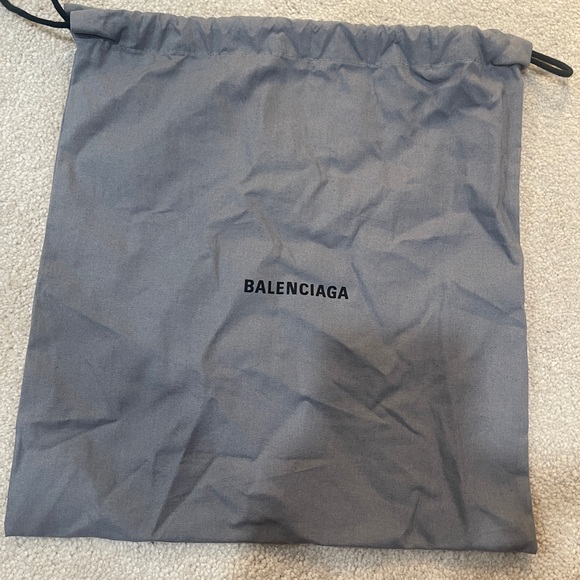 Balenciaga Hat - Picture 2 of 7